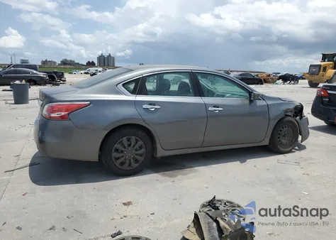 2015 Nissan Altima 2.5 из США, поврежденный, VIN 1N4AL3AP1FN919337